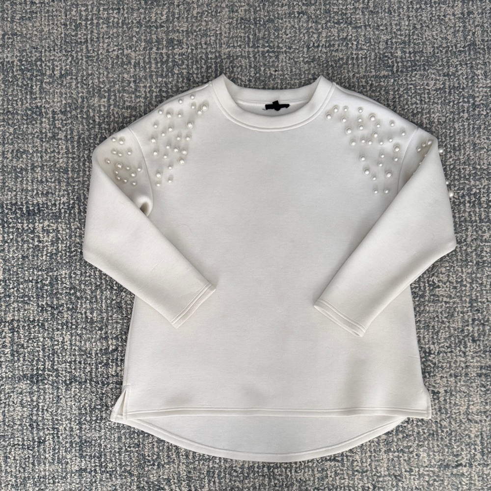 Chic Pearl-Embellished White Sweatshirt - Picture 5 of 9